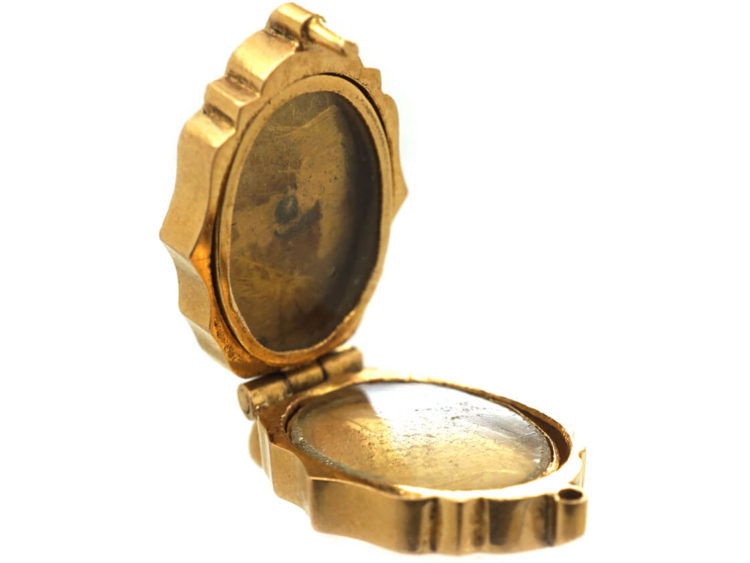 Victorian 18ct Gold Locket set with Four Natural Split Pearls