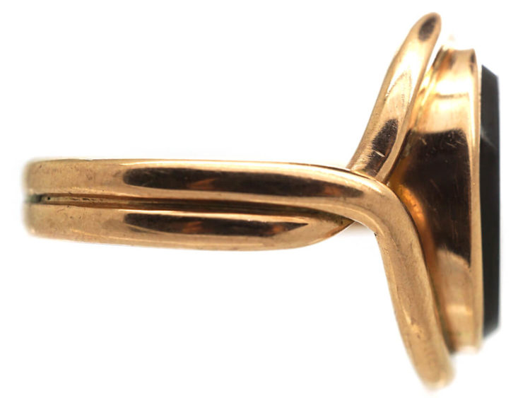 Victorian 18ct Gold Signet Ring with Onyx Intaglio of a Crest