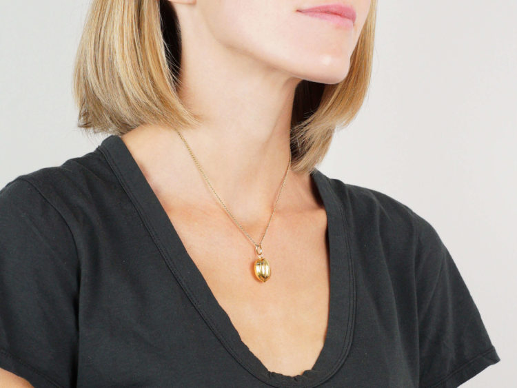 French 18ct Gold Vinaigrette Hazelnut Pendant