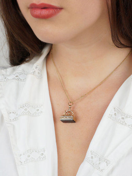 9ct Gold Seal with Black Onyx Base