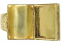 Victorian 18ct Gold Masonic Ring with Opening Compartment