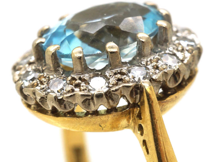 18ct Gold Aquamarine & Diamond Oval Cluster Ring