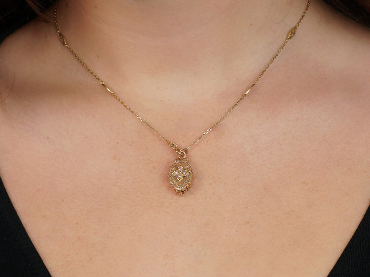 Victorian 18ct Gold Locket set with Four Natural Split Pearls