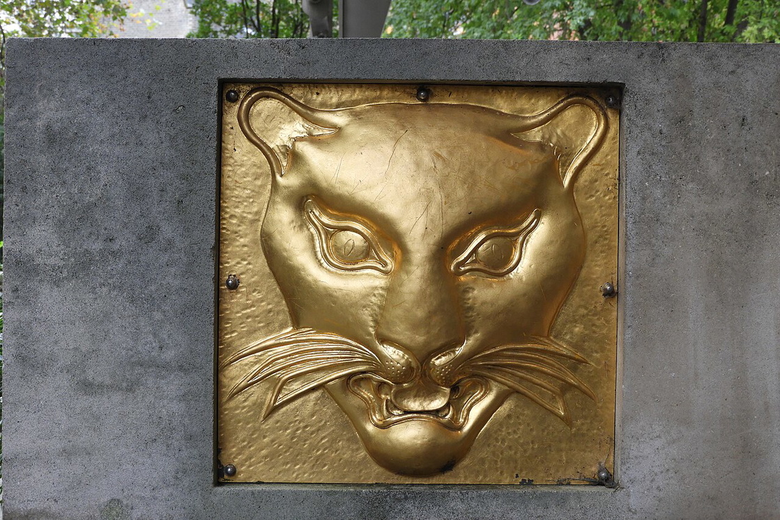 The leopard's head hallmark of the London assay office