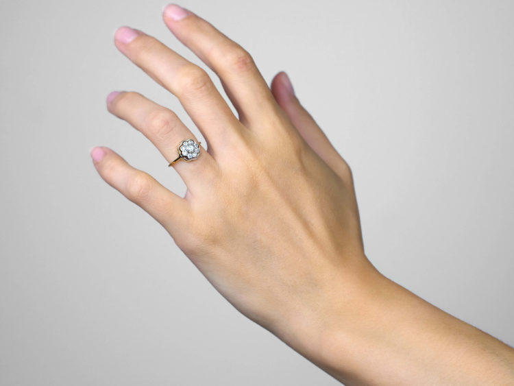 Edwardian 18ct Gold & Platinum Diamond Daisy Cluster Ring