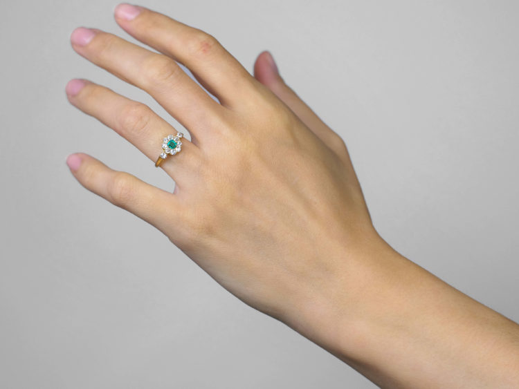 Edwardian 18ct Gold, Emerald & Diamond Cluster Ring with a Diamond on each Shoulder