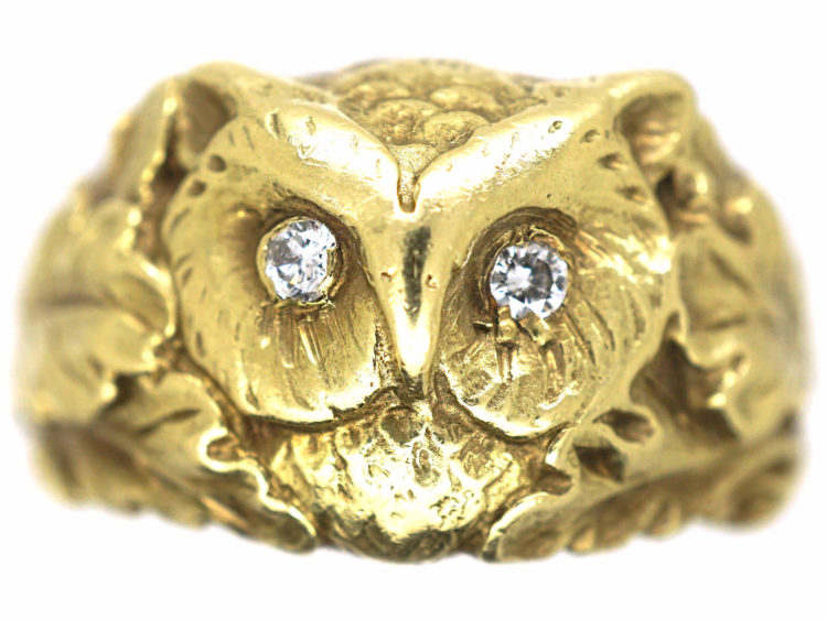 14ct Gold Ring of an Owl with Diamond Eyes with Oak Leaf Shoulders