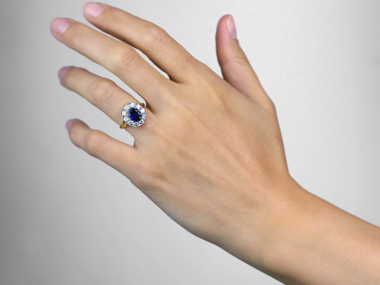 18ct Gold, Sapphire & Diamond Oval Cluster Ring