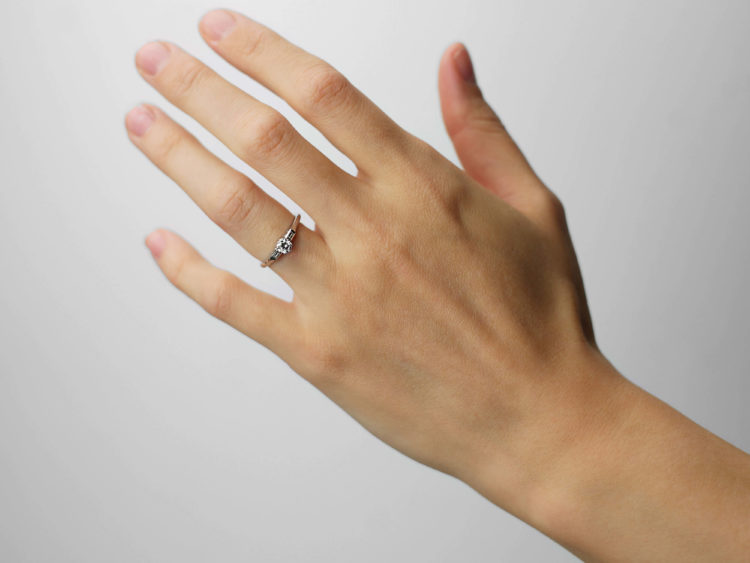 Art Deco 18ct White Gold & Platinum Solitaire Diamond Ring with Baguette Diamond Shoulders