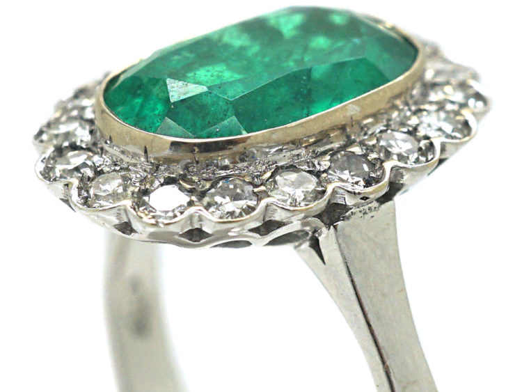 18ct White Gold Emerald & Diamond Oval Shaped Ring