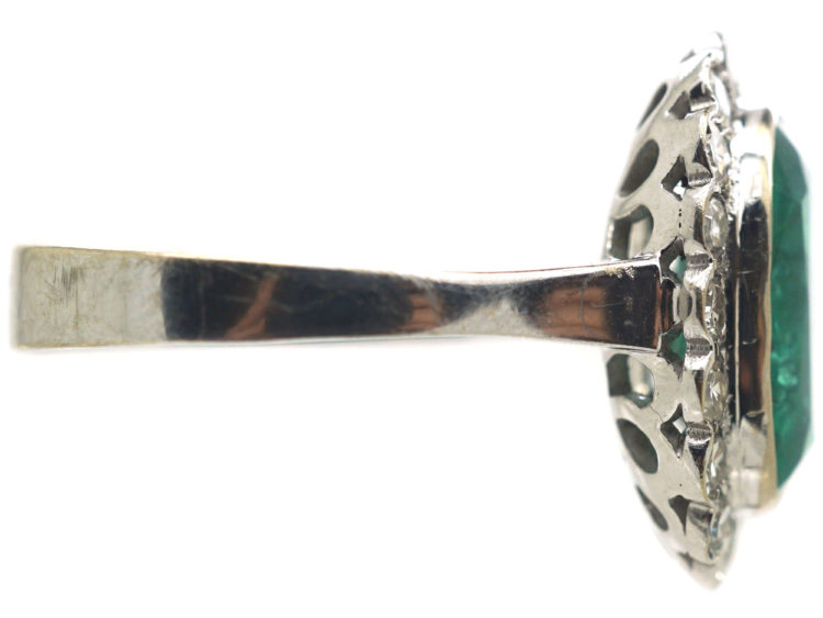 18ct White Gold Emerald & Diamond Oval Shaped Ring