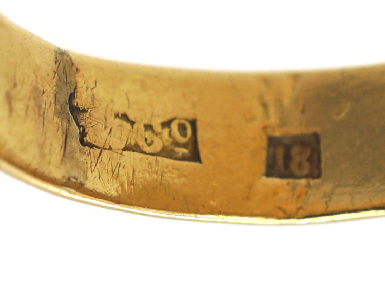 Victorian 18ct Gold Signet Ring with Intaglio of a Lion Rampant
