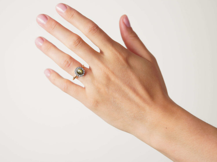 Edwardian 18ct Gold, Diamond & Cat's Eye Chrysoberyl Cluster Ring