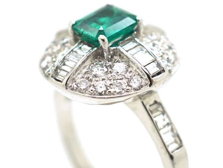 18ct White Gold Emerald & Diamond Cluster Ring