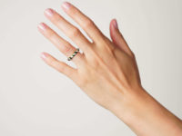 Victorian 18ct Gold Green & White Enamel Ring