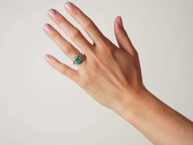Art Deco Platinum Emerald & Diamond Ring