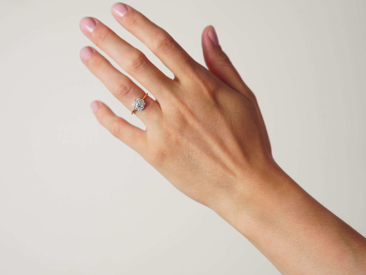 Edwardian 18ct Gold & Platinum, Diamond Daisy Cluster Ring