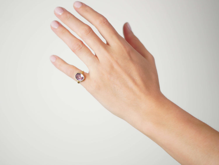 Victorian 18ct Gold & Amethyst Intaglio Ring of a Grecian Lady's Head