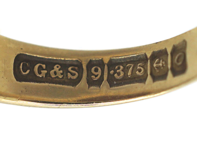 9ct Gold Signet Ring with Carnelian Intaglio of a Lion