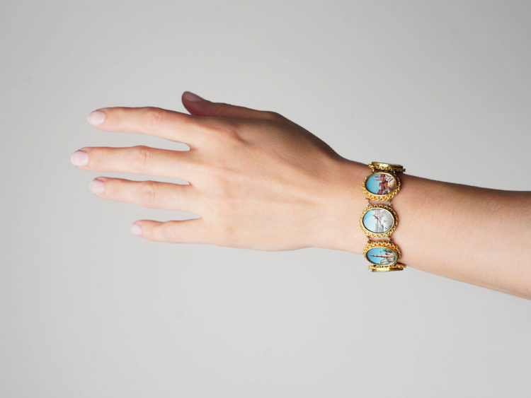 Victorian 18ct Gold Bracelet with Miniatures depicting Indian Monuments
