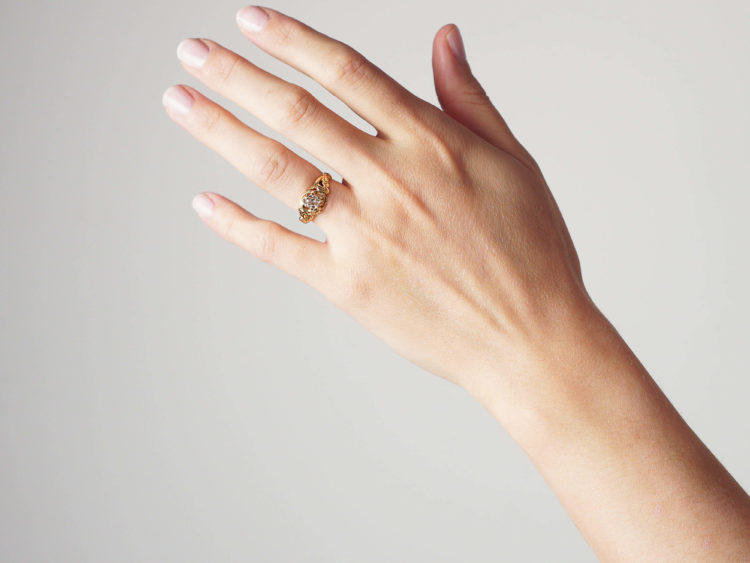 Victorian 18ct Gold Solitaire Ring with Foliate Shoulders