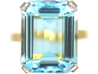 18ct Gold Rectangular Aquamarine Ring