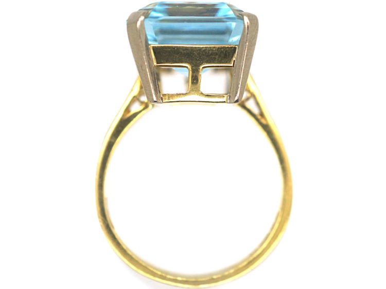 18ct Gold Rectangular Aquamarine Ring