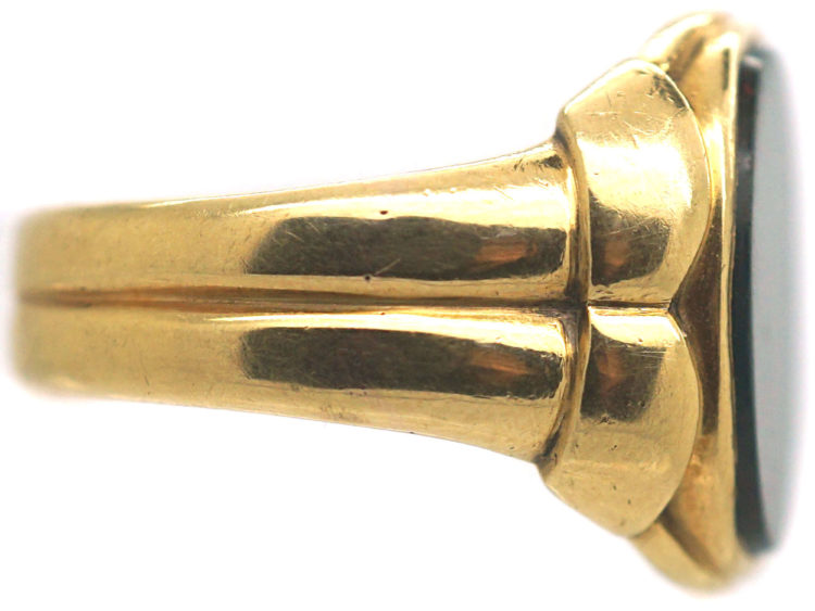 Victorian 18ct Gold Signet Ring set with a Bloodstone