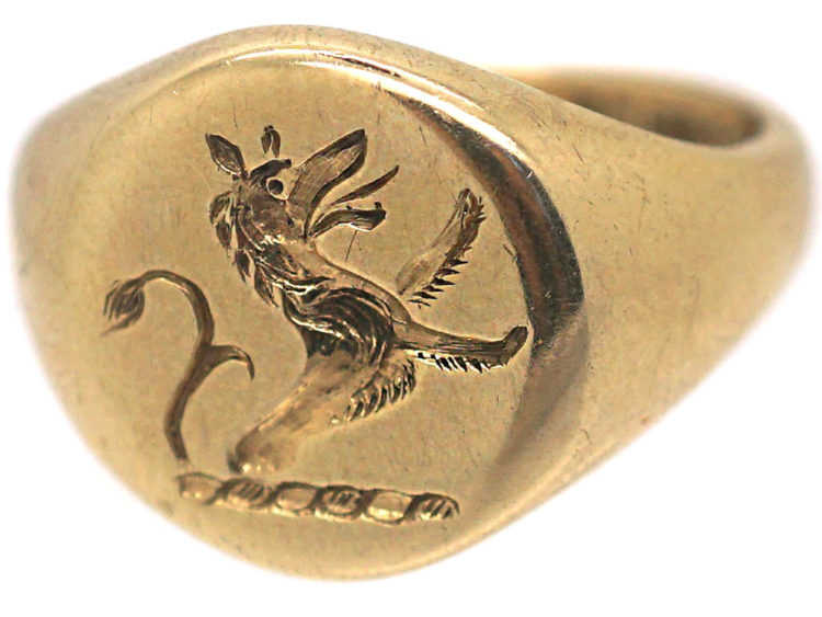 Retro 9ct Gold Signet Ring Engraved witha Rampant Wolf
