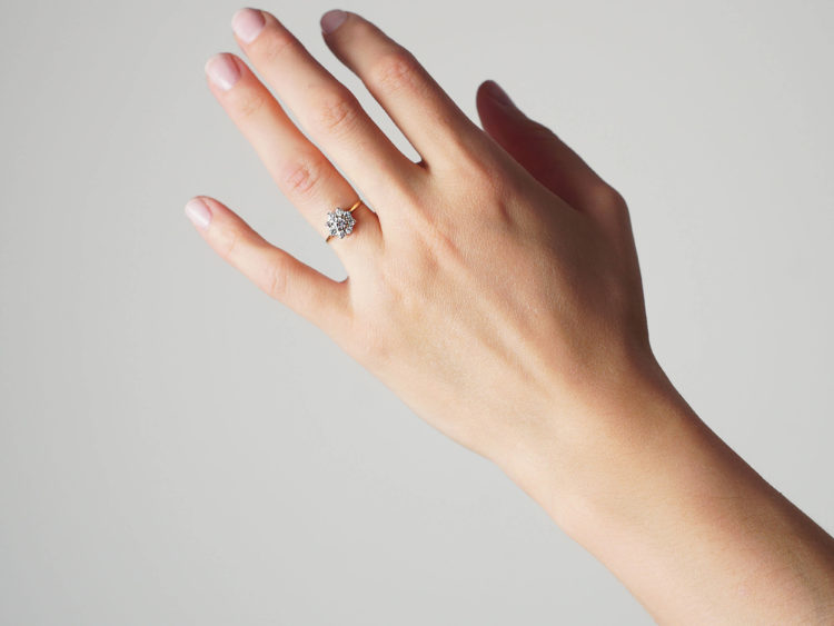 18ct Gold Diamond Daisy Cluster Ring