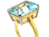 18ct Gold Rectangular Aquamarine Ring