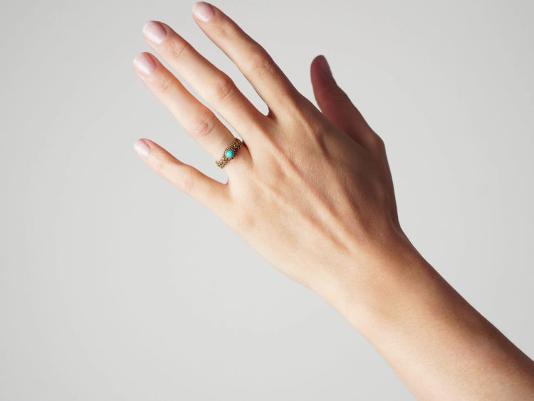Georgian 18ct Gold Forget Me Not Chain Ring set with a Turquoise