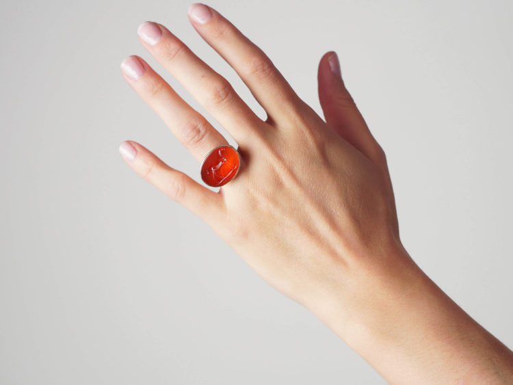 Georgian 18ct Gold & Carnelian Ring with Intaglio of Racehorse