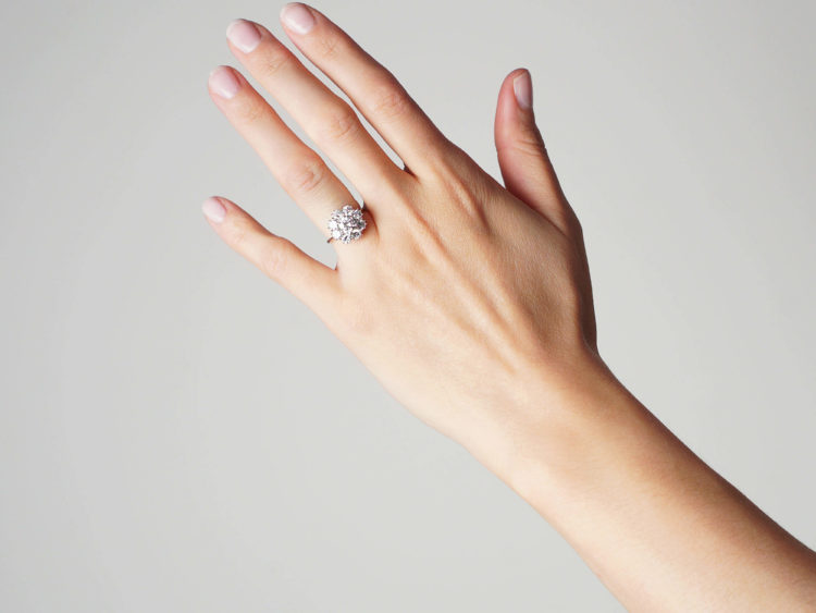 18ct White Gold Large Diamond Daisy Cluster Ring