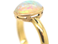 Art Deco 18ct Gold Ring set with an Opal