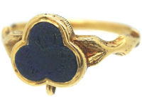 Early Victorian 18ct Gold Ring set with Lapis Lazuli in a Trefoil Design