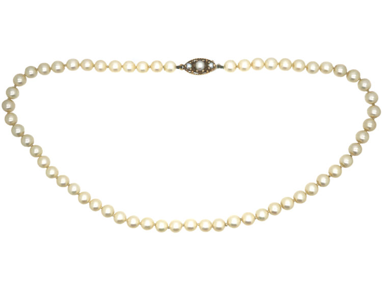 Cultured Pearl Necklace with 9ct Gold & Pearl Clasp