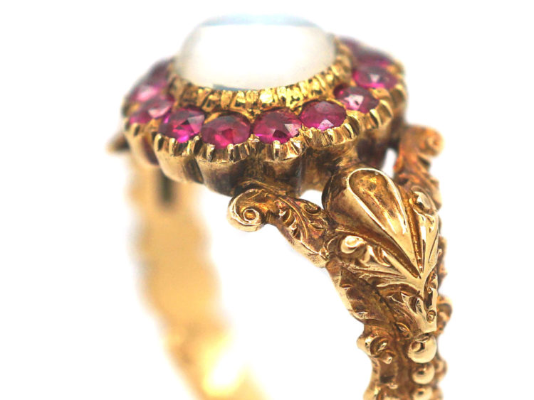 Georgian 18ct Gold Cabochon Moonstone & Ruby Ring