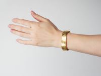 Retro 9ct Gold Bangle with Engraved Foliate Motifs