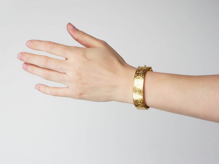 Retro 9ct Gold Bangle with Engraved Foliate Motifs