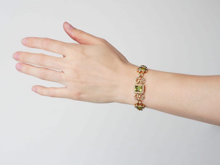 Edwardian 15ct Gold, Peridot & Natural Split Pearl Bracelet