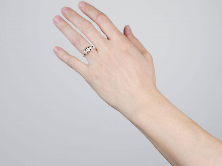 Edwardian 18ct Gold & Platinum Three Stone Diamond Crossover Ring