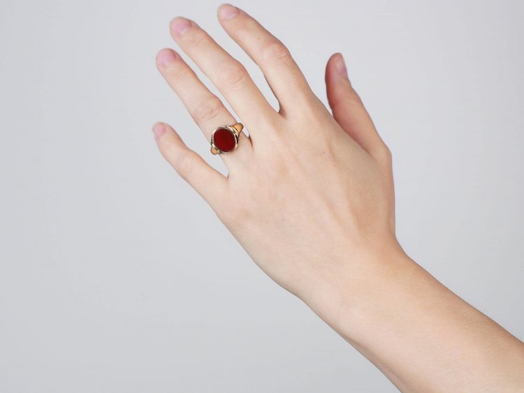 Victorian 9ct Gold & Carnelian Signet Ring