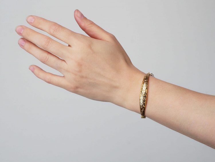 Edwardian 9ct Gold Engraved Bangle
