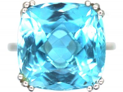 18ct White Gold Large Aquamarine Ring
