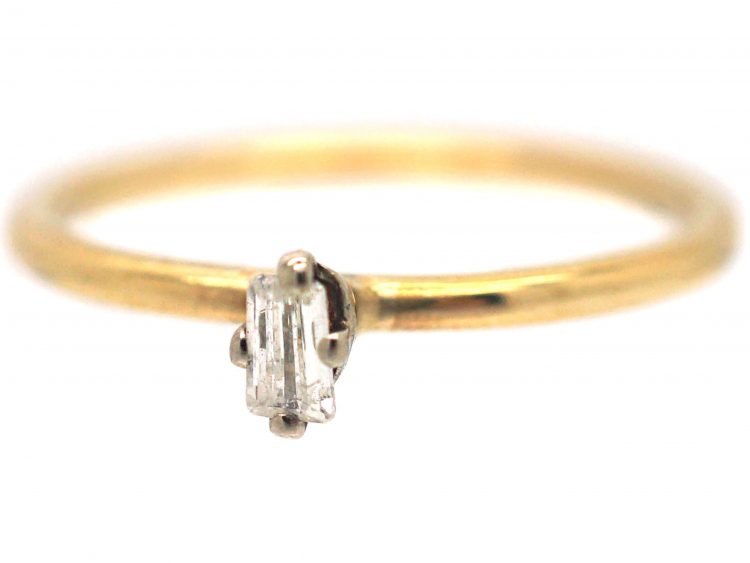 18ct Gold Ring set with a Baguette Diamond
