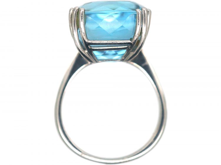 18ct White Gold Large Aquamarine Ring
