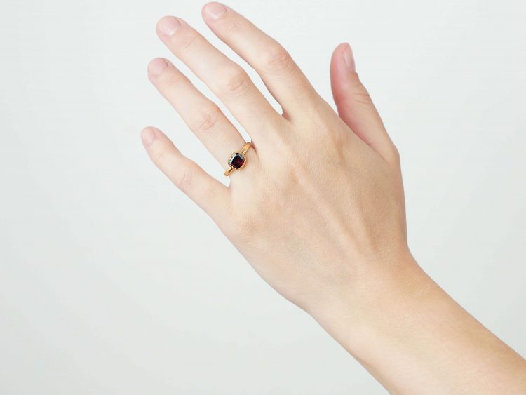 Victorian 18ct Gold & Garnet Ring