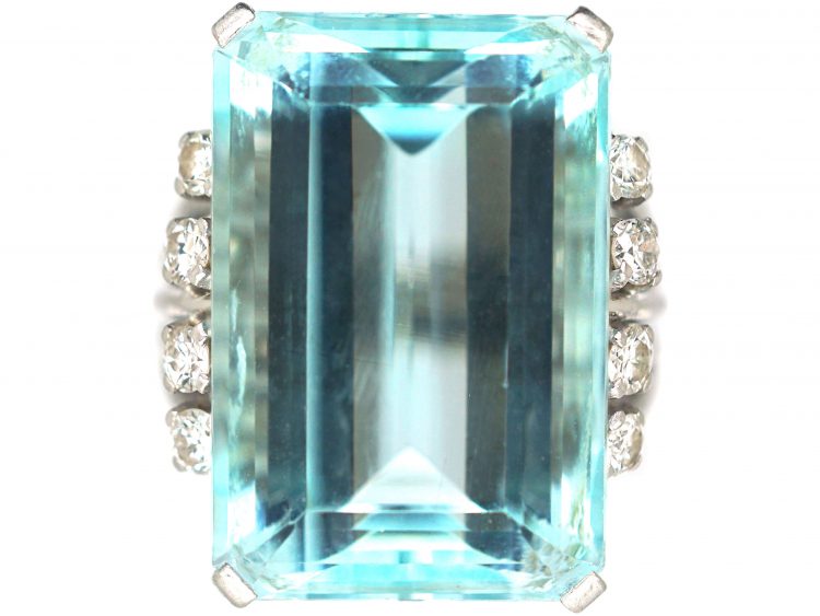 18ct White Gold Ring set with a Large Aquamarine & Diamonds