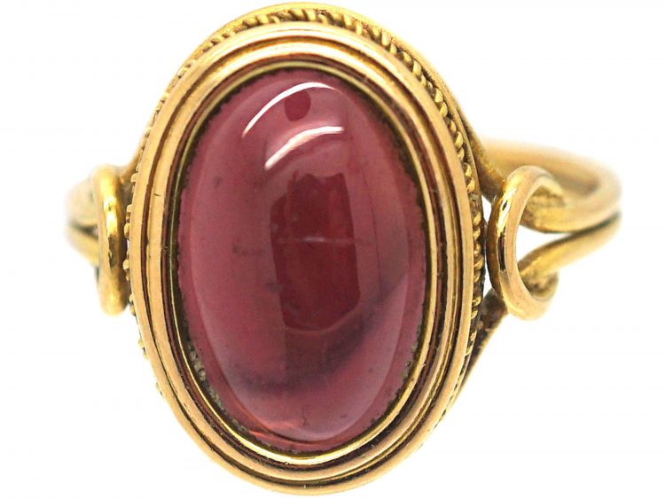 Victorian 18ct Gold Ring set with a Cabochon Garnet